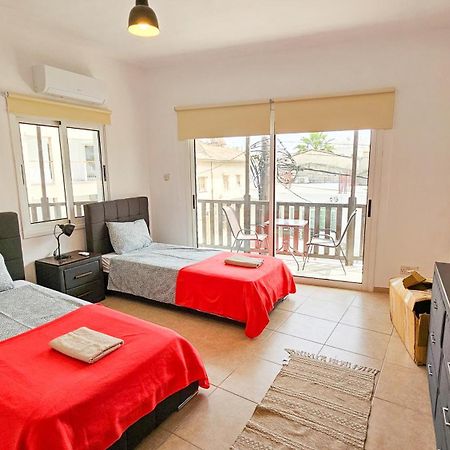 Sky Line City Apartment, 150M From Chabad Lubavitch Larnaca Exteriör bild