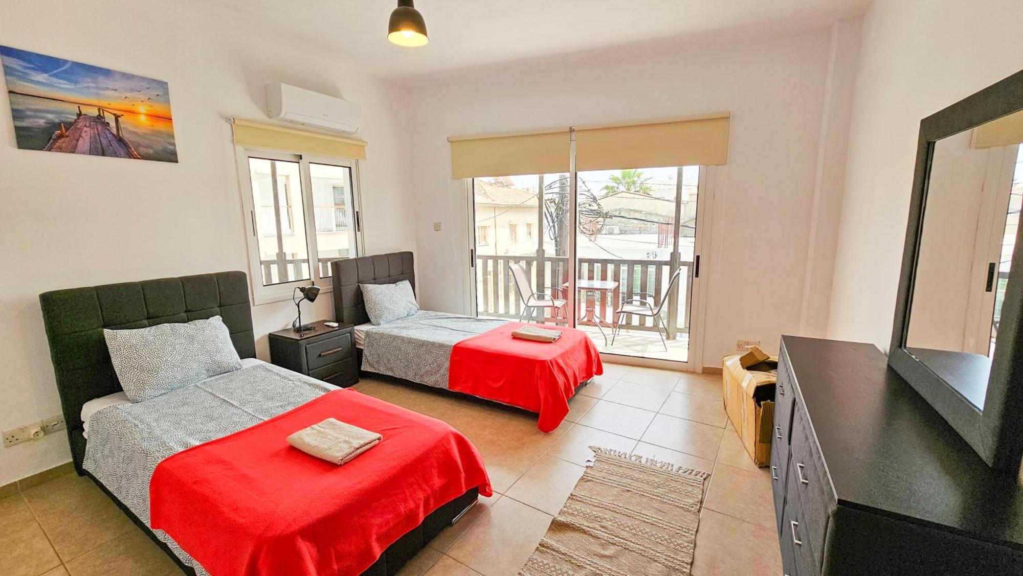 Sky Line City Apartment, 150M From Chabad Lubavitch Larnaca Exteriör bild